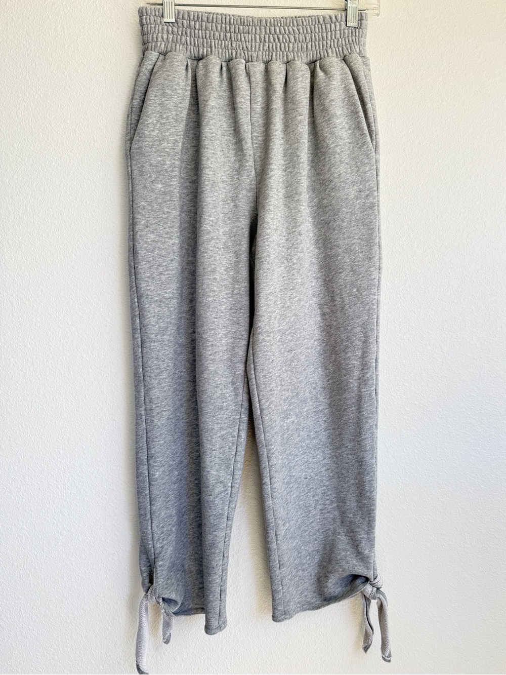 Cinq à Sept Liana knotted cropped sweat Pant in heather grey